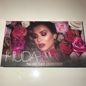 Huda Beauty Rose Gold Palette